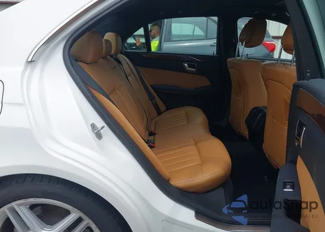 2013 Mercedes-Benz E 350 z USA, uszkodzony, nr VIN WDDHF5KB6DA682949